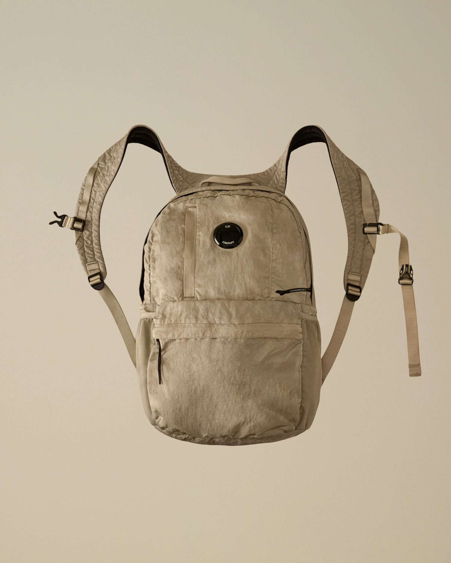 CP COMPANY 尼龍鏡片後背包 Nylon B Lens Backpack