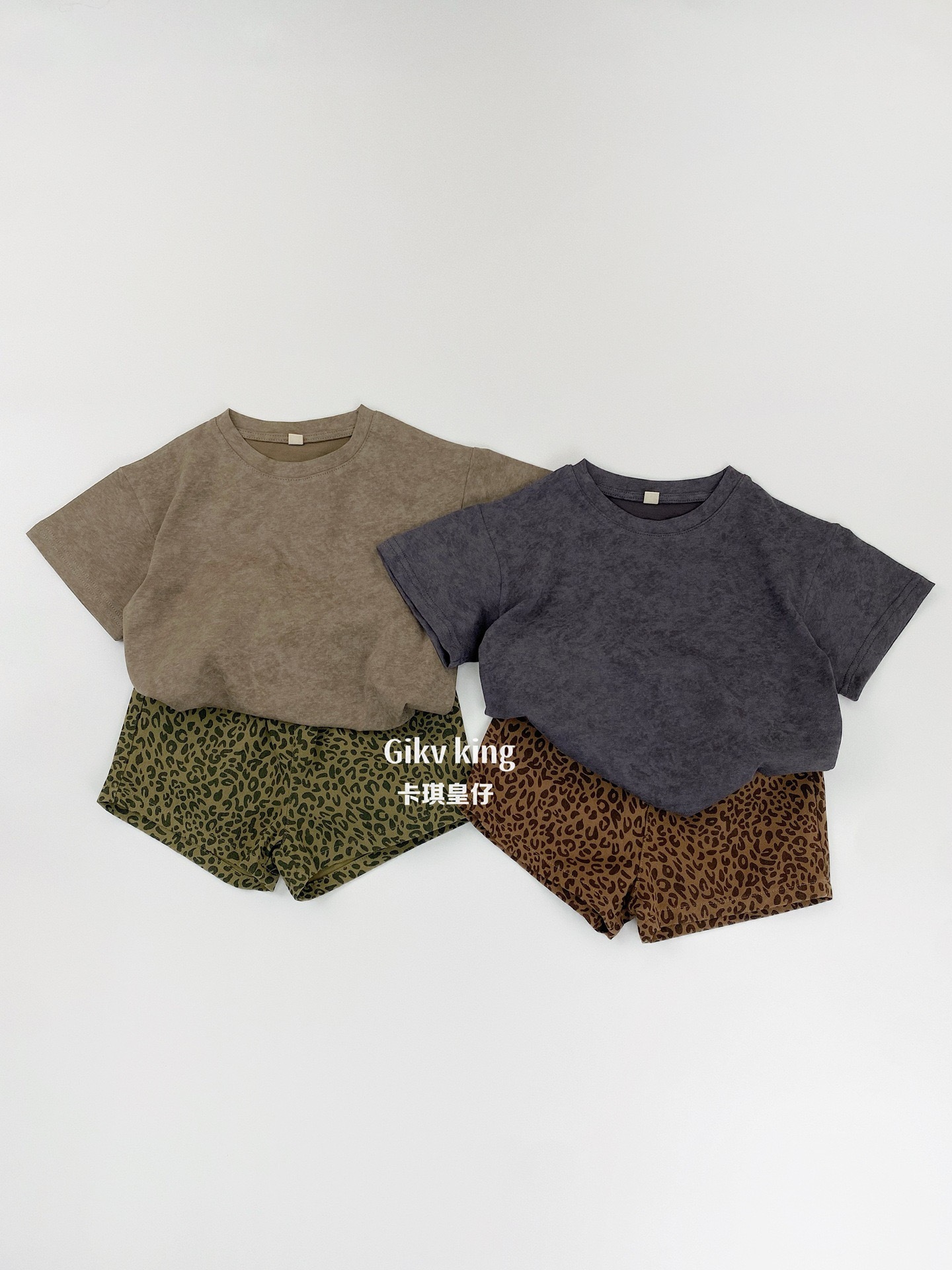 現貨｜深灰130 五色 ꒱  復古包色TEE   *﹆ ✴︎