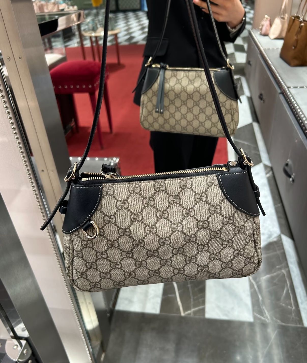 Outlet Gucci Shoulder Bag