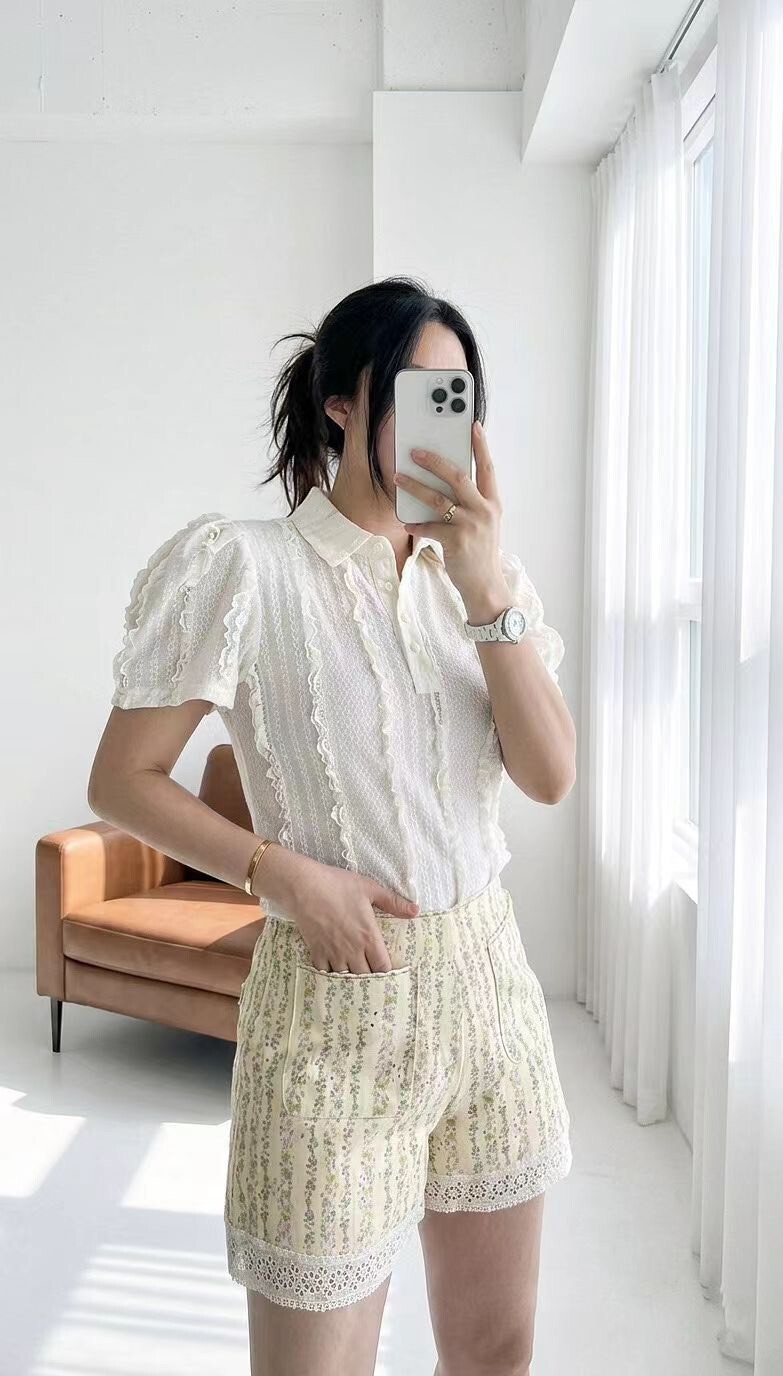 杏蕾絲車線上衣