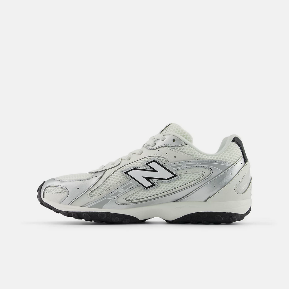 【預訂】NEW BALANCE 204L 銀黑-GS
