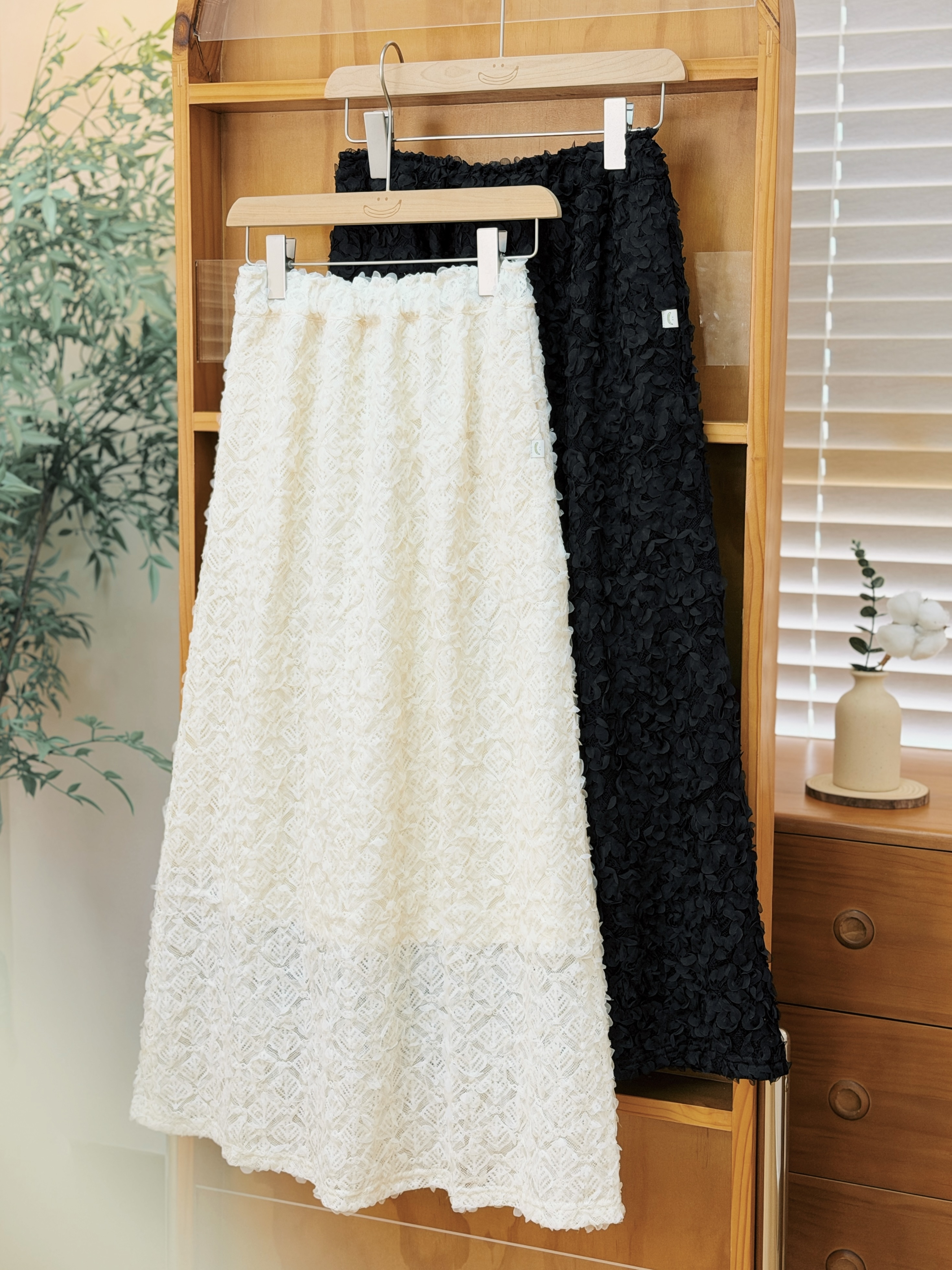 兩色 / 樹葉網紗後開叉長裙 / Leaf Lace Tulle Back Vent Midi Skirt