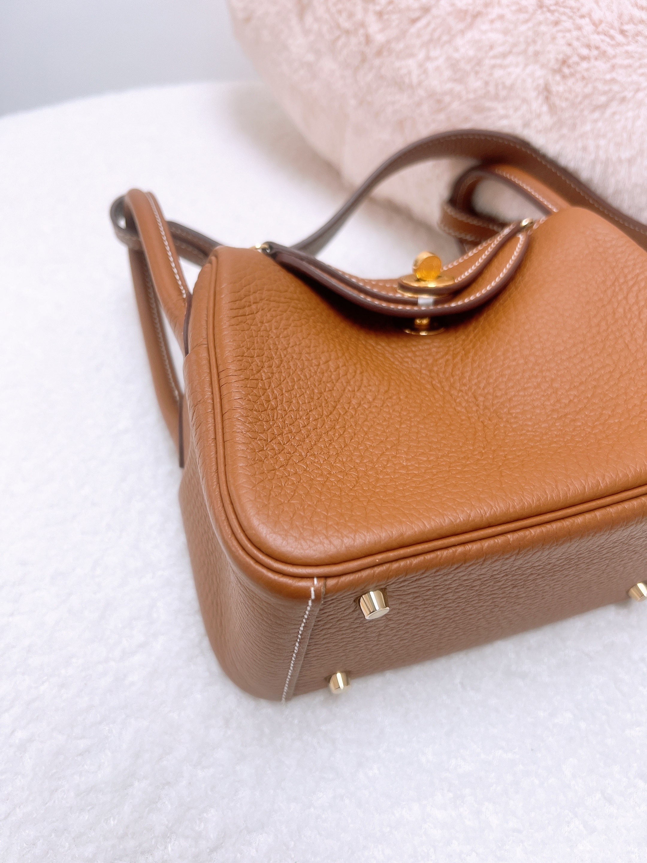 Hermes mini lindy (gold ghw/ stamp b)