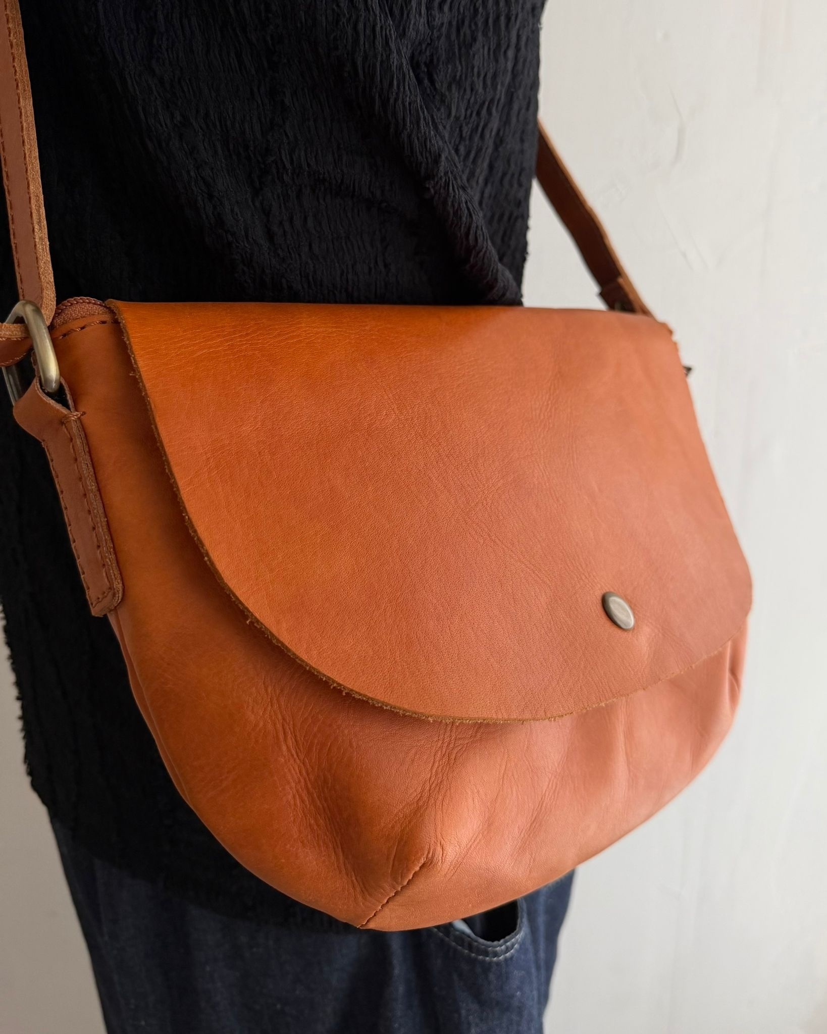 真皮斜揹袋👝