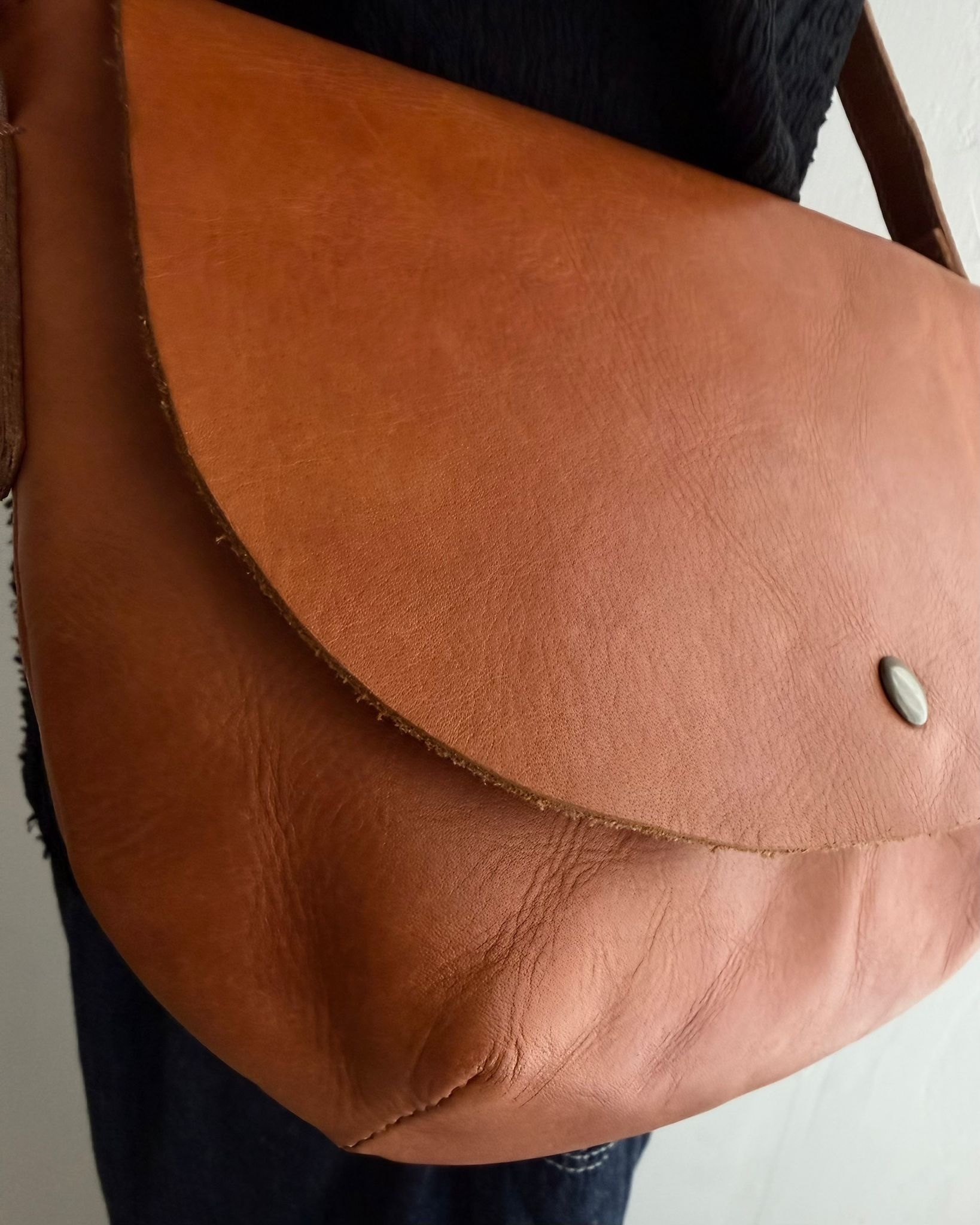 真皮斜揹袋👝