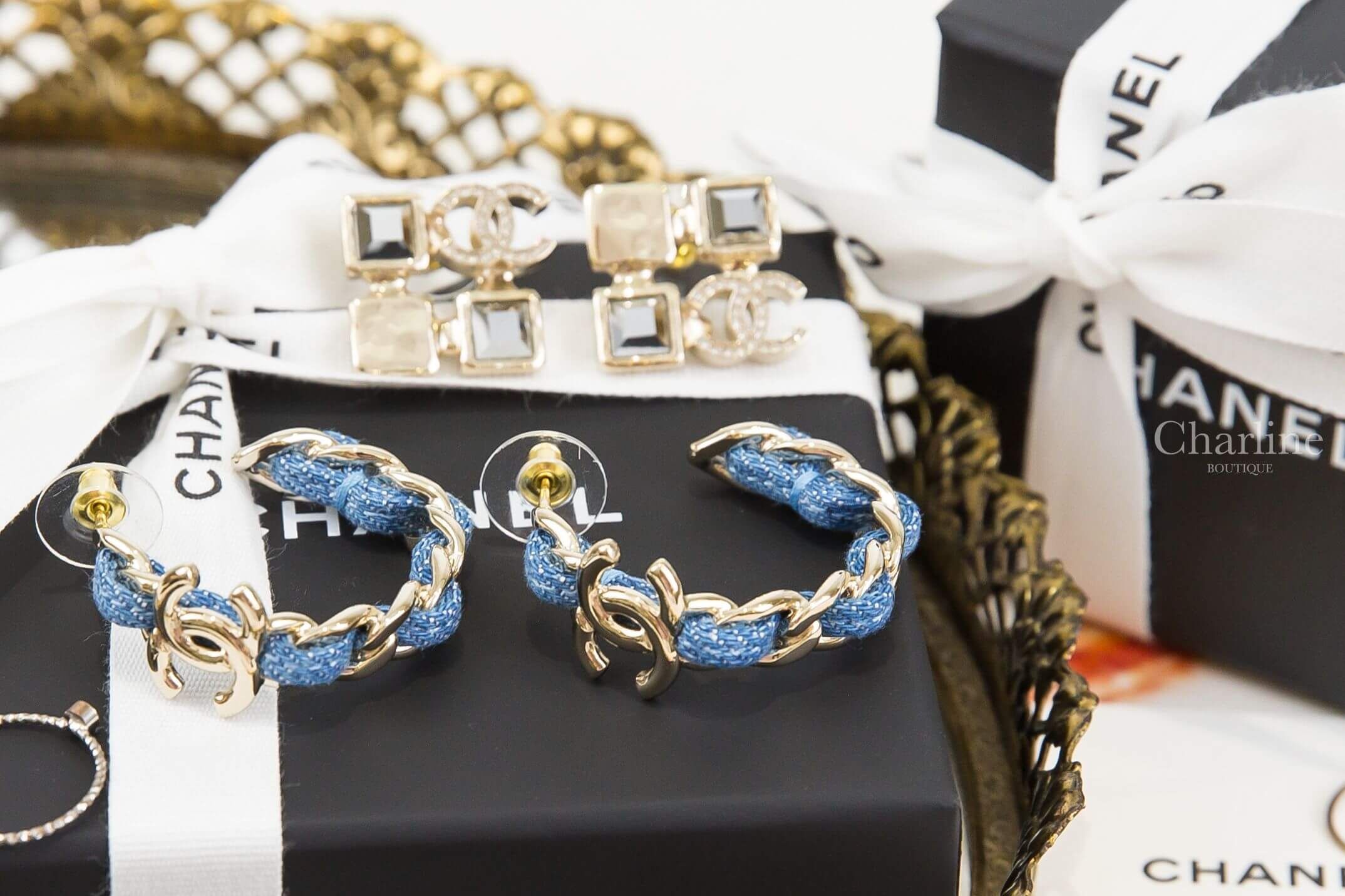 Chanel Hoop Earrings 丹寧藍金色CC牛仔布穿鍊圓圈耳環-Charline Boutique 精品代購