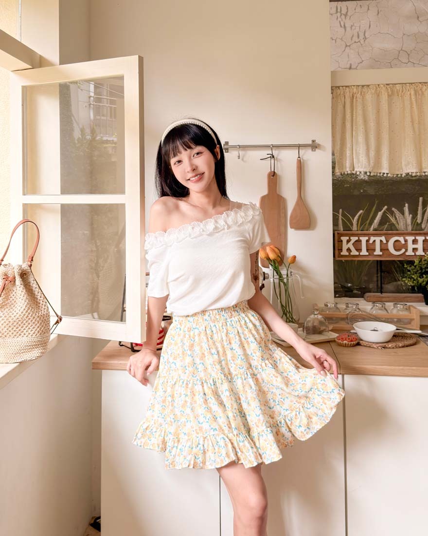 LINA LINA柔美情緣滿版花朵蛋糕鬆緊短裙-唯美黃