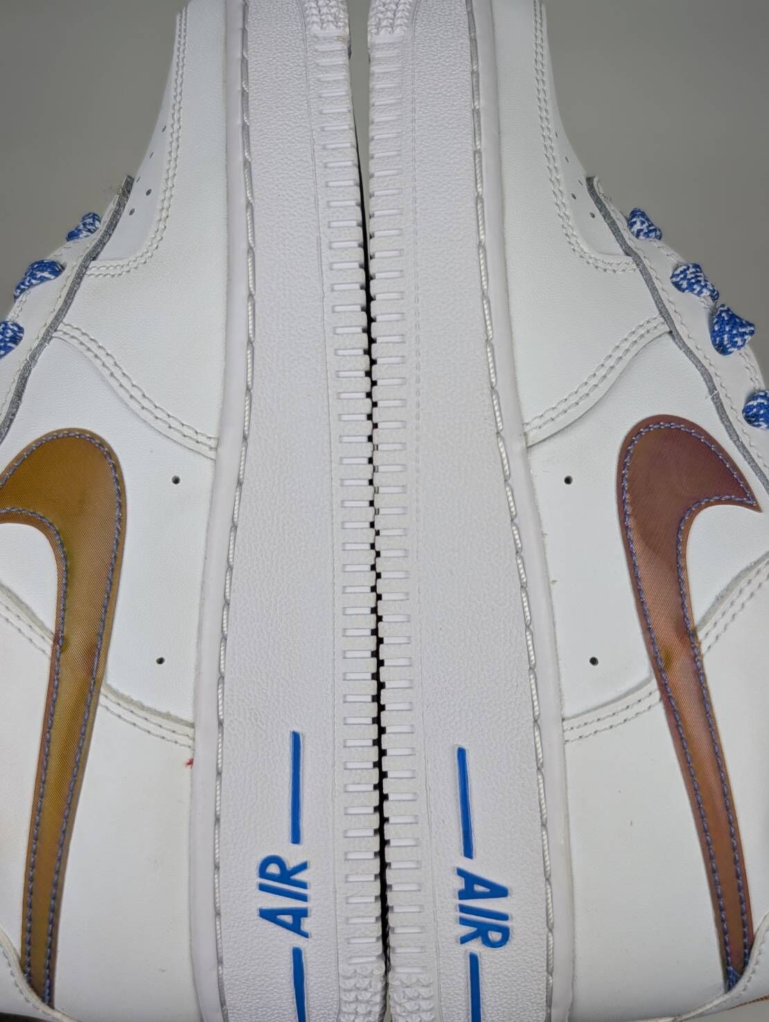 微瑕疵-左右腳中底鞋底色差 DQ7767-100 3.5Y Nike Air Force 1 LV8 (GS) 變色勾勾 特殊鞋帶 女款