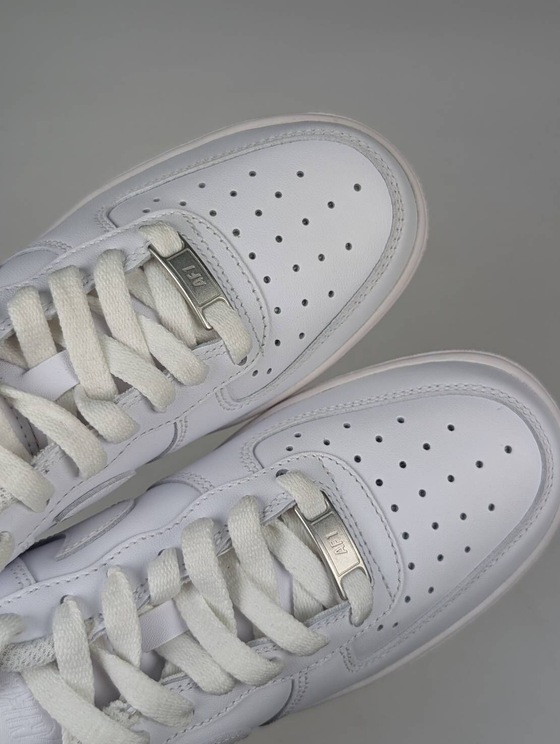 微瑕疵-左右腳中底鞋底色差(左:5.5 右:6) DD8959-100 W5.5 NIKE WMNS AIR FORCE 1′07 全白 休閒鞋 女鞋