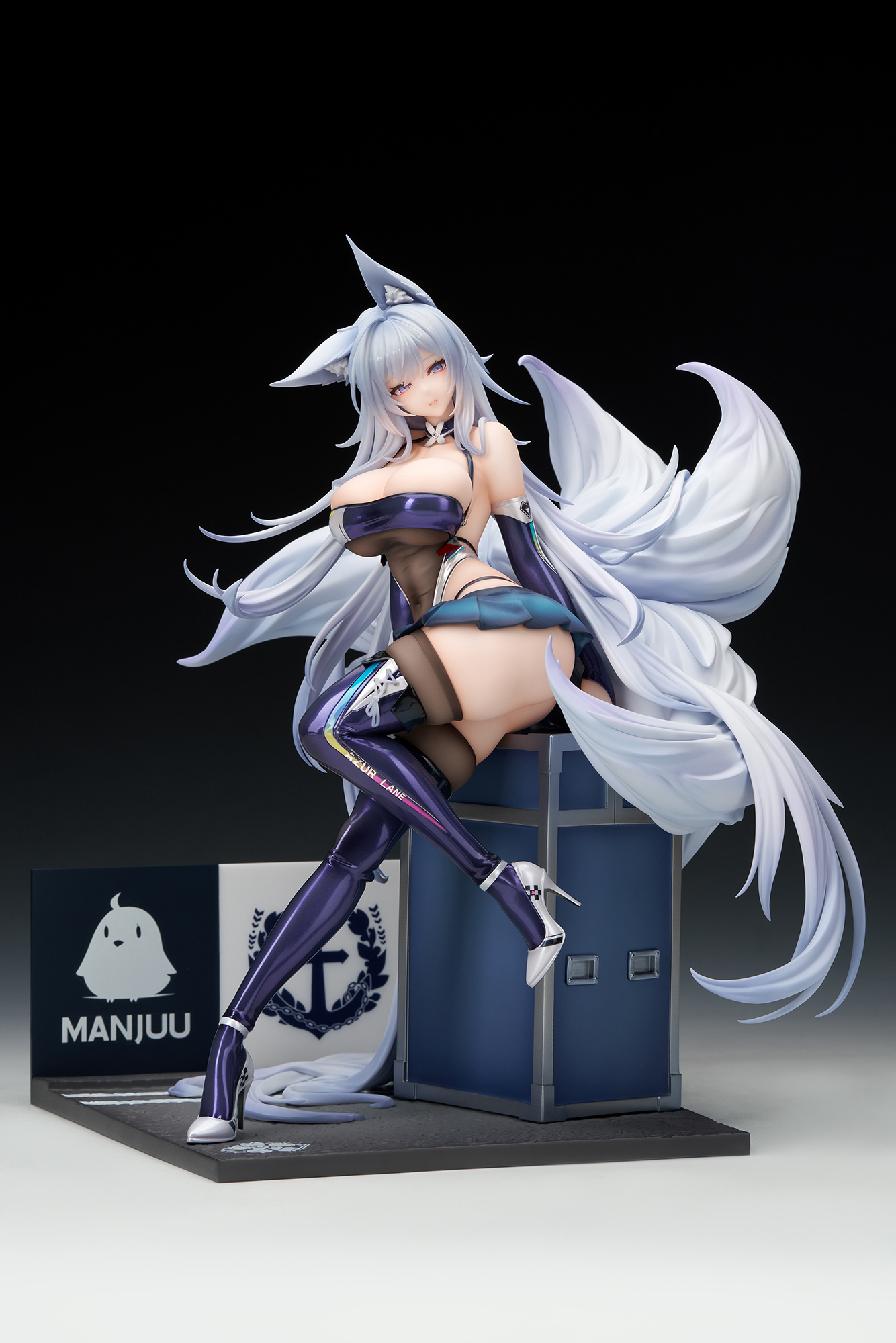 《碧藍航線》信濃月光Chrome Ver.特別版附 LED 壓克力展示櫃