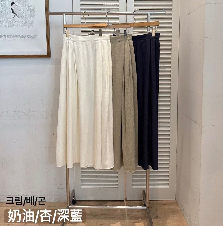 F103 腰26-32 HIP45 長35.5 $519 (一口價)