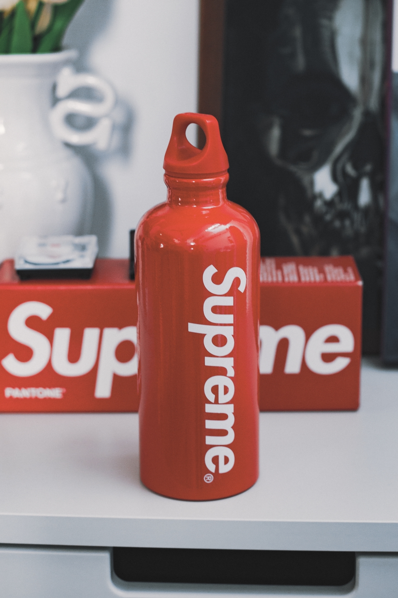 【車庫服飾】Supreme SIGG Traveller 0.6L Water Bottle