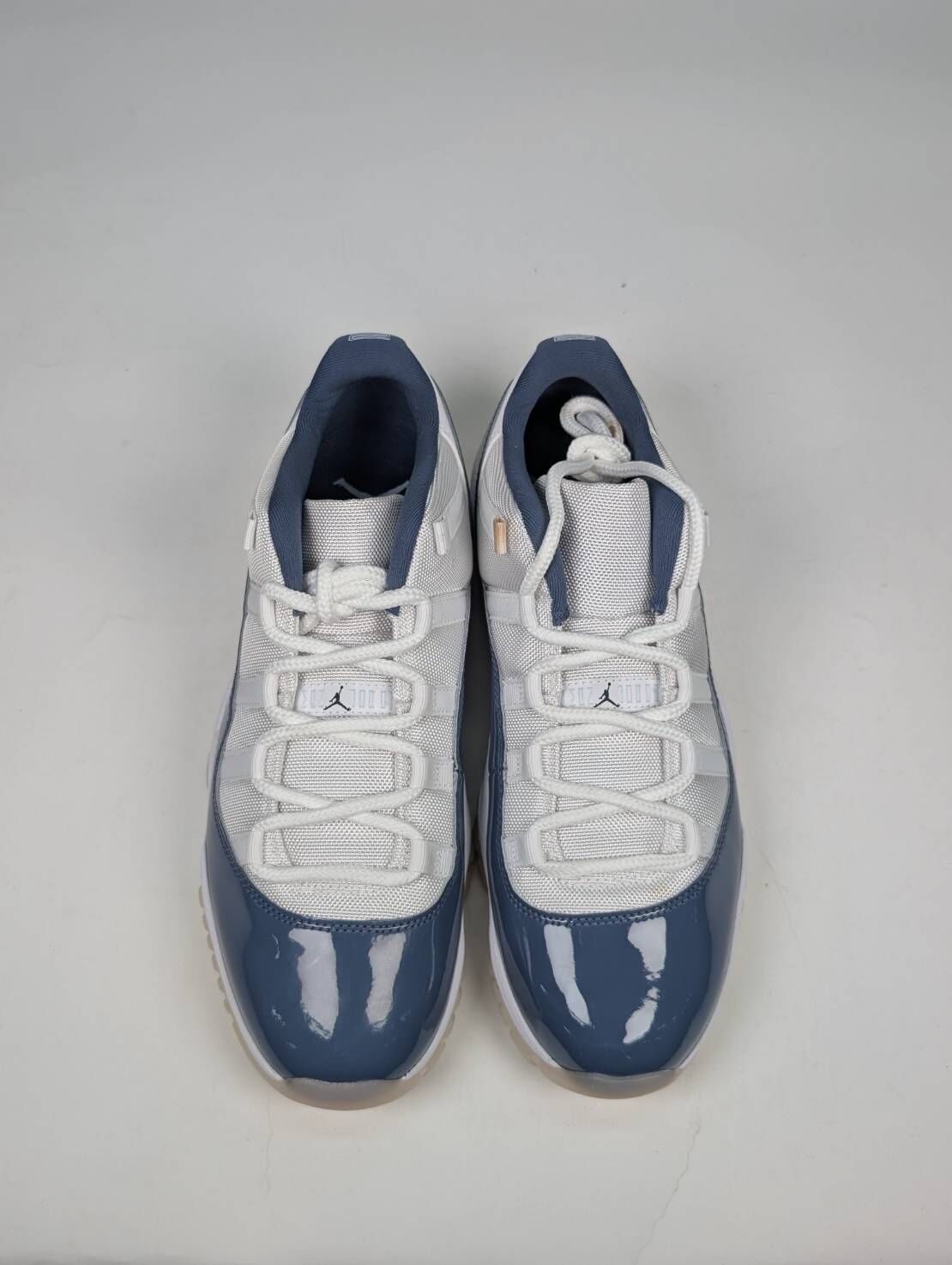 微瑕疵-左腳鞋帶孔嚴重染色 FV5104-104 M11 Air Jordan 11 Low "Diffused Blue" 擴散藍 男鞋
