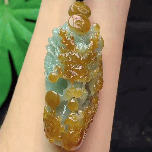 429335 翡翠黃翡龍牌