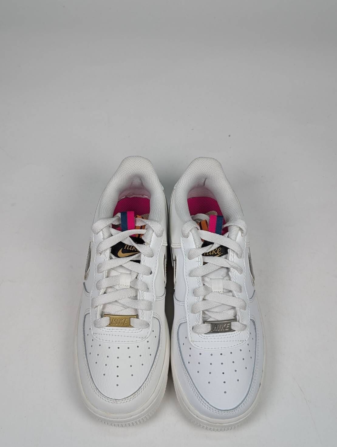 微瑕疵-左右腳鞋面中底鞋底色差鞋盒受潮 DH9595-001 4Y Nike Air Force 1 1s Double Up On The Pull Tabs Swooshes 雙層勾勾 米白 金 女款