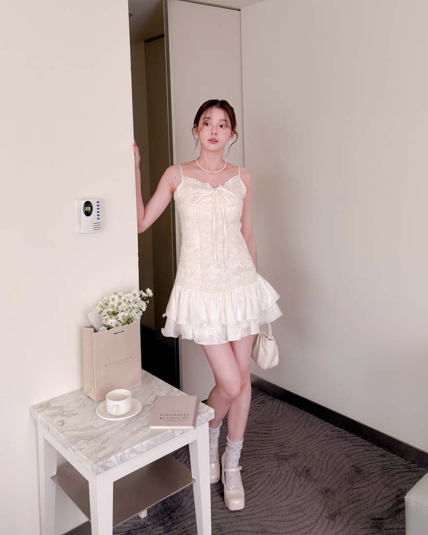 LINA LINA優美吟詠刺繡亮片網紗花朵層次洋裝-氣質杏M/L