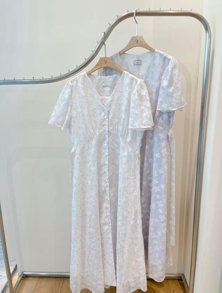 OV62 胸43 腰33 HIP48 長49 $649 (一口價)