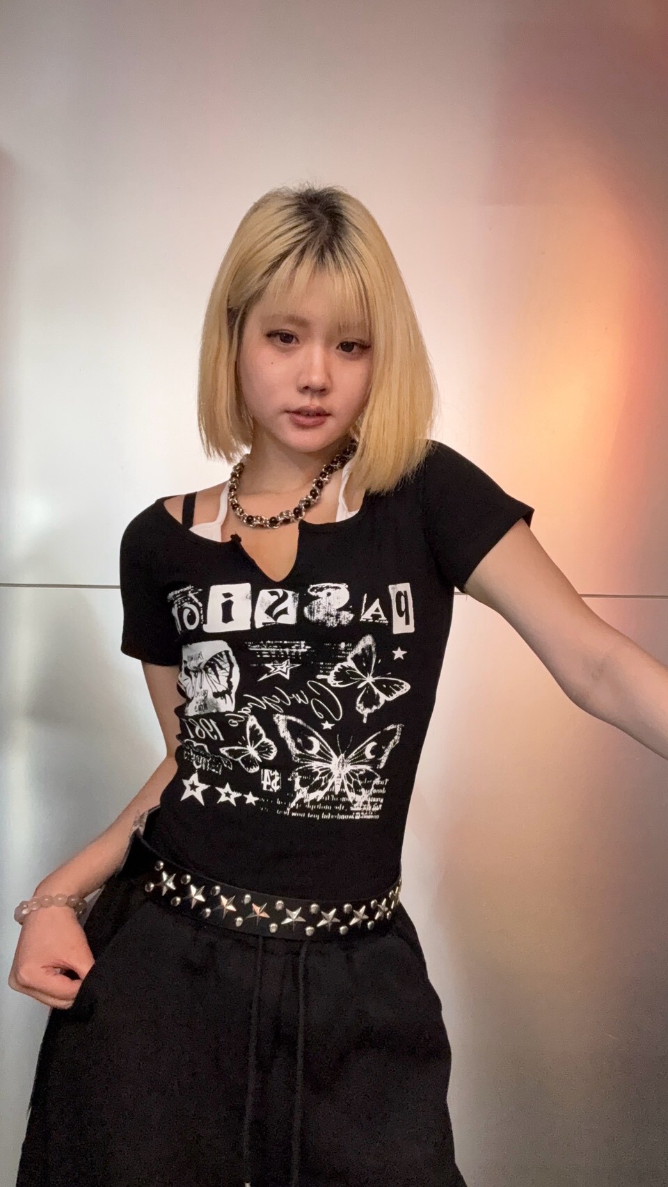 掛脖蝴蝶短T