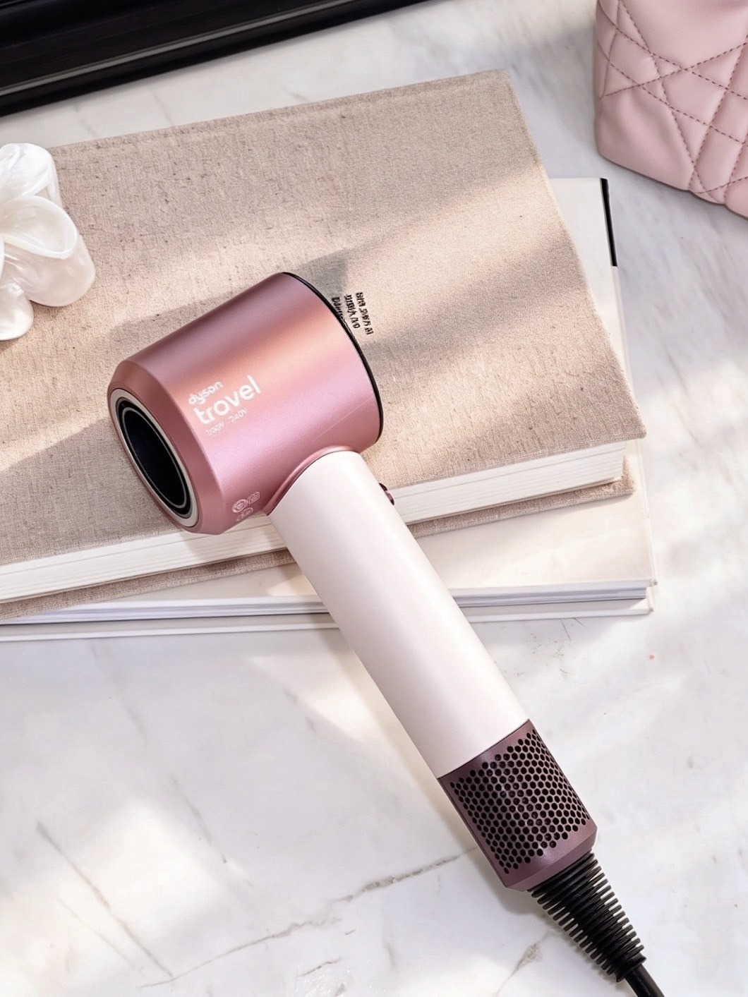 最新款 DYSON SUPERSONIC™ TRAVEL HD19 隨行輕盈版 吹風機  粉霧玫瑰