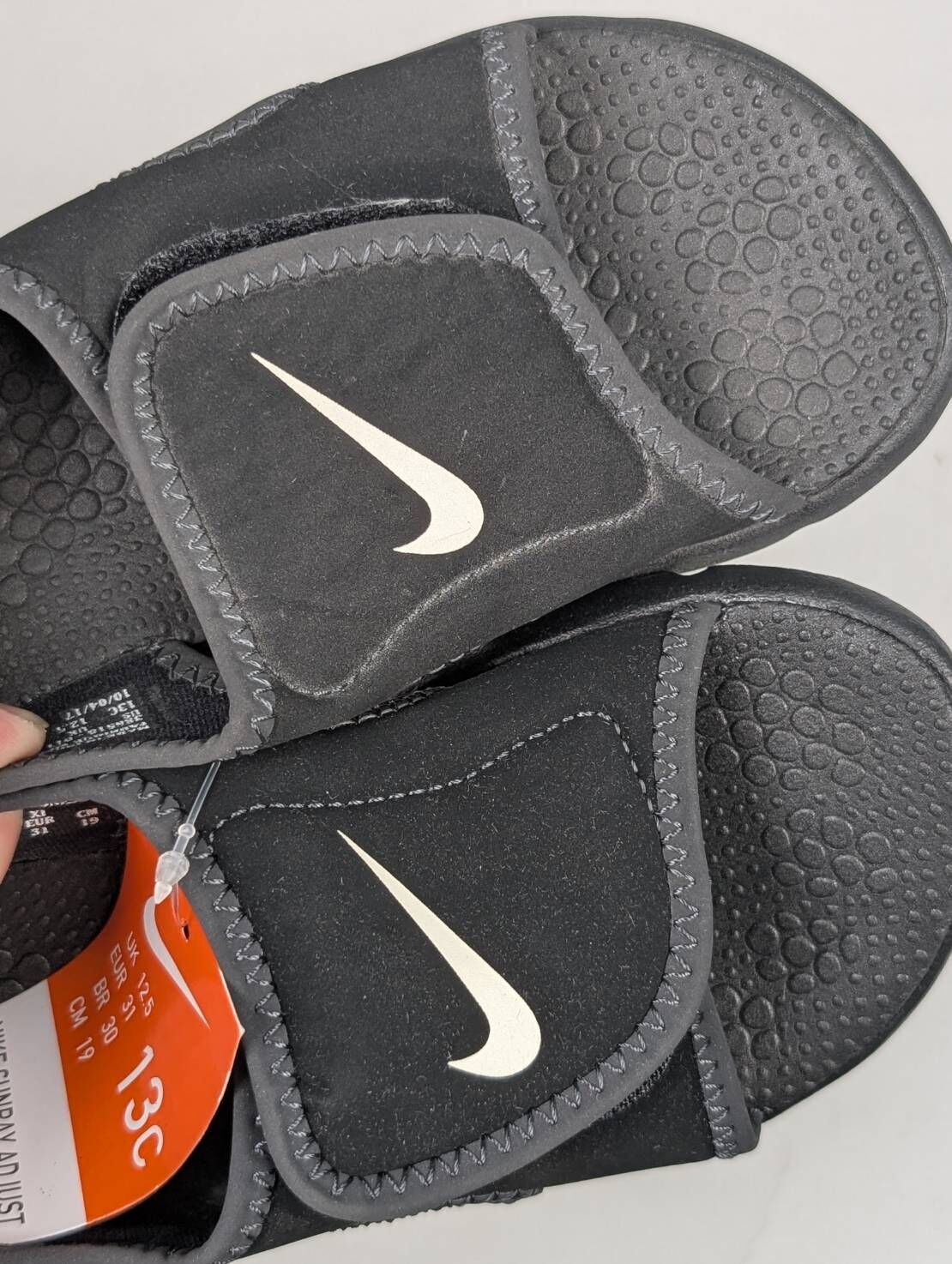 微瑕疵-左右腳鞋面色差 386518-011 13C NIKE SUNRAY ADJUST 4 中童 黑 涼鞋