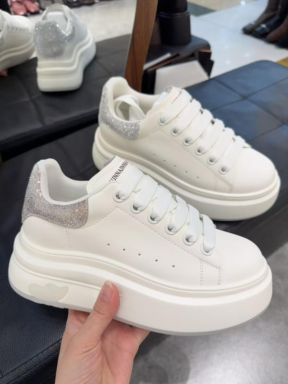 防滑底真皮閃片厚底鞋(高約5cm) (不連鞋盒跟鞋袋)