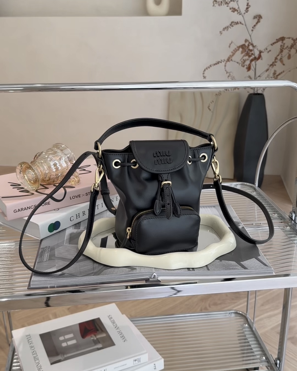 MIUMIU｜BACKPACK 皮革迷你後背包 黑色