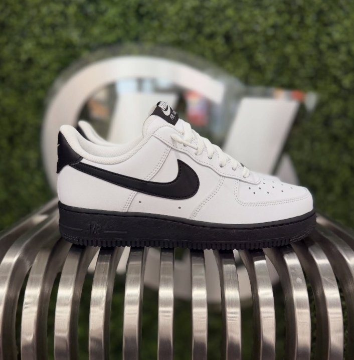 Nike Air Force 1 Low "White Black" 黑白 反轉熊貓 FJ4146129