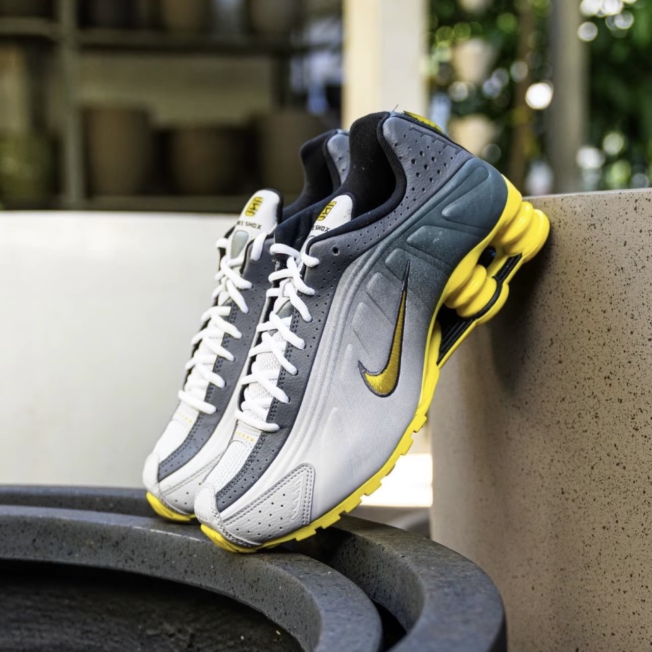 NIKE SHOX R4 SE 銀 檸檬黃 彈簧鞋 男鞋 IH3397-078
