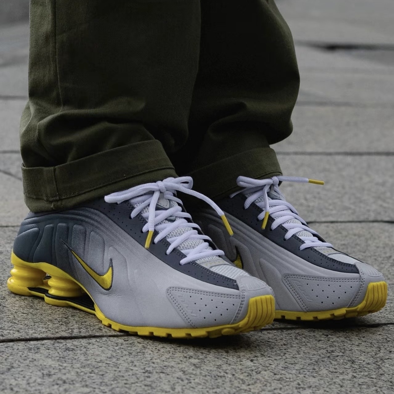 NIKE SHOX R4 SE 銀 檸檬黃 彈簧鞋 男鞋 IH3397-078
