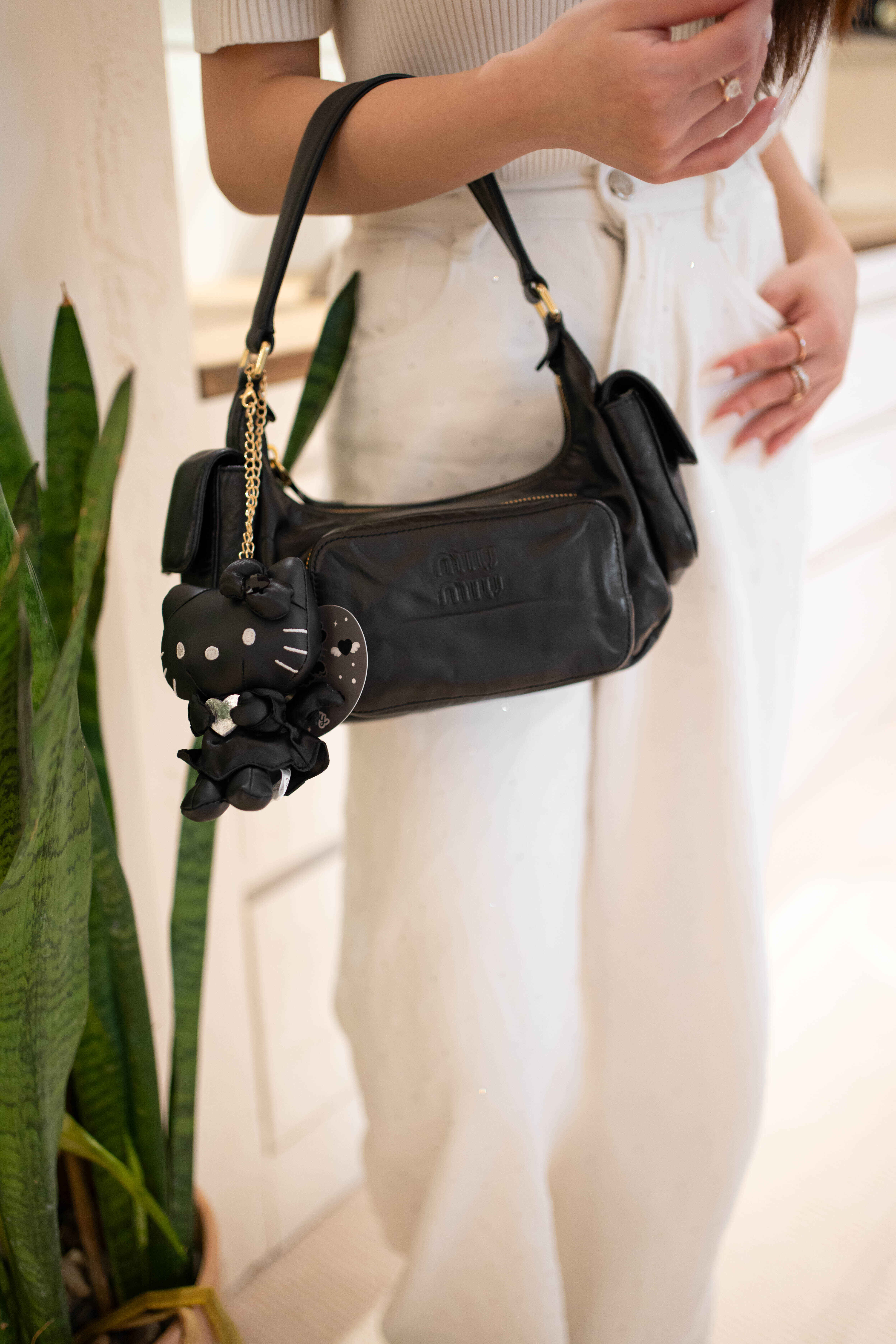 Miu Miu Pocket 黑金色羊皮手袋