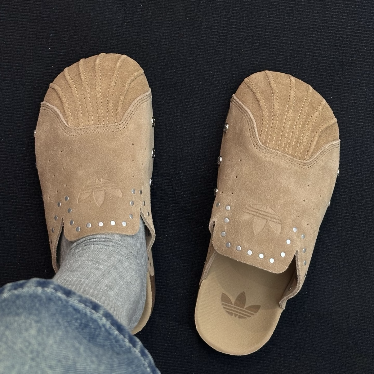 <國外限定> Adidas Originals 鉚釘貝殼麂皮 穆勒鞋 懶人鞋 愛迪達