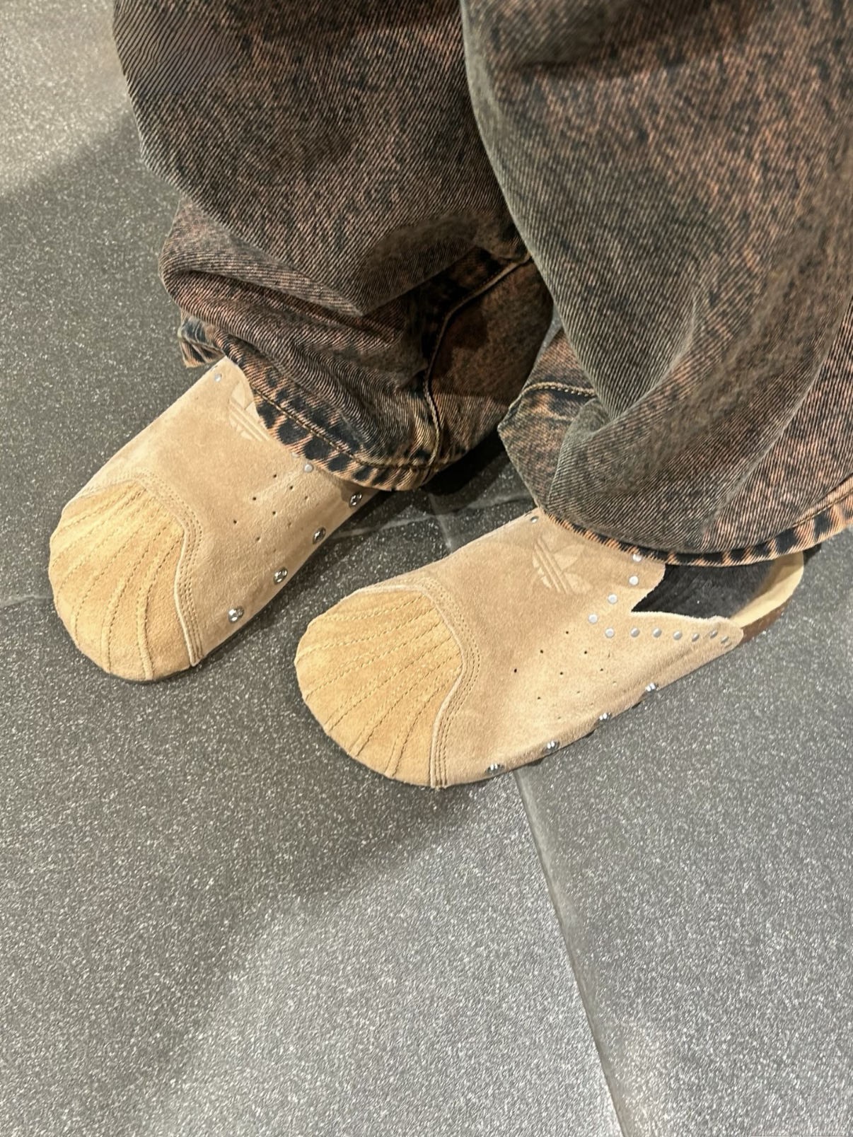 <國外限定> Adidas Originals 鉚釘貝殼麂皮 穆勒鞋 懶人鞋 愛迪達