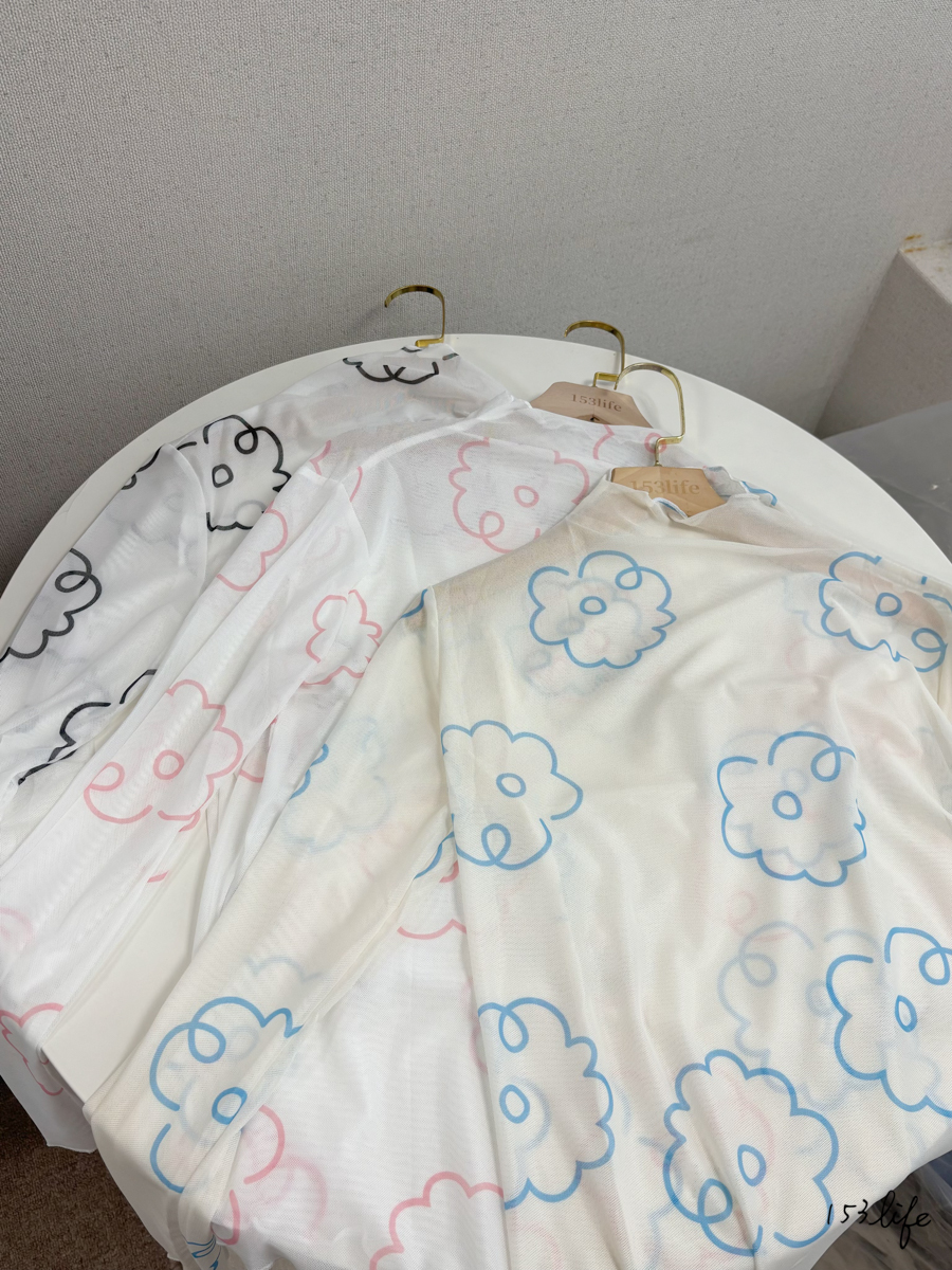 (加購價)花花木耳邊彈性透膚內搭上衣(3色)