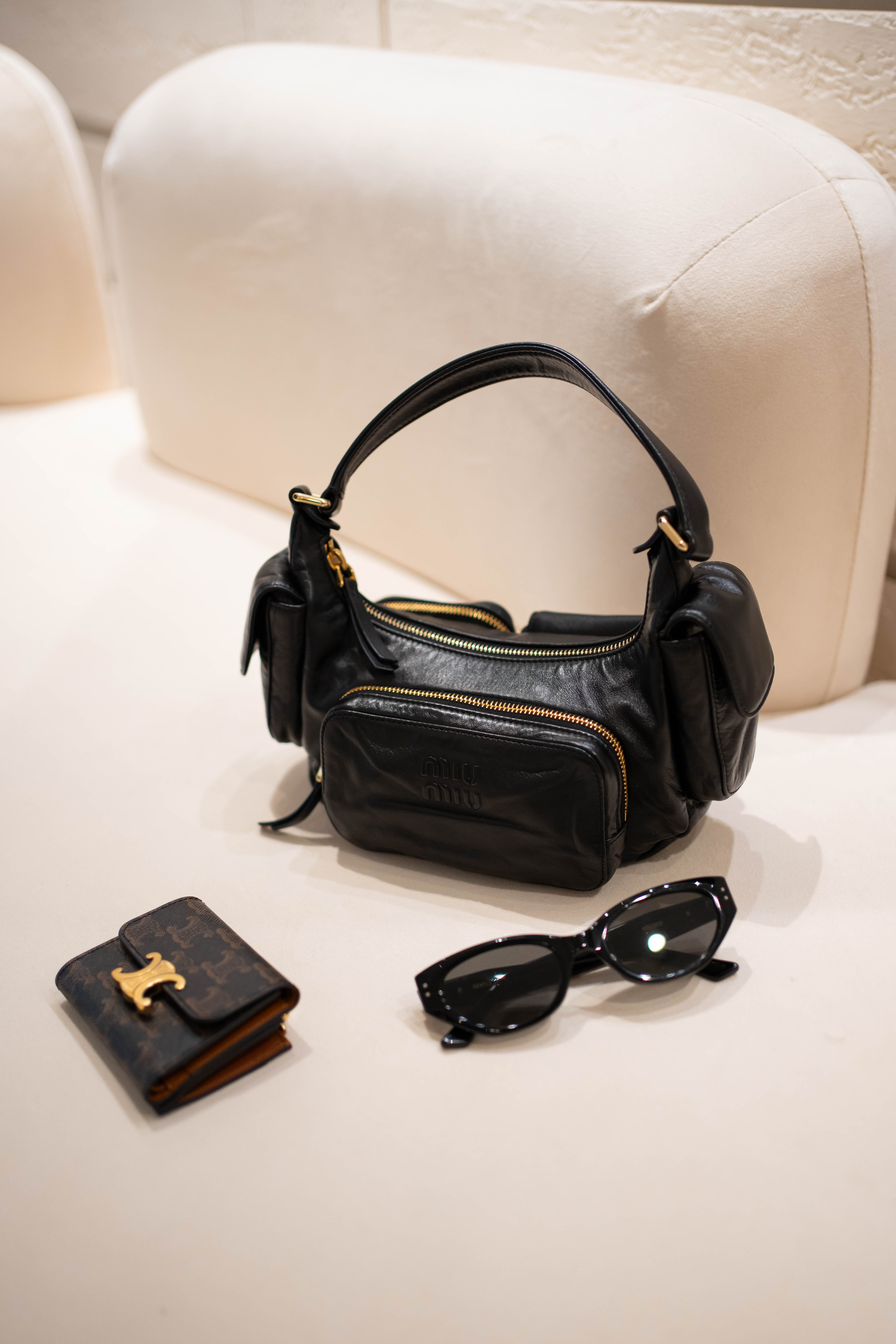 Miu Miu Pocket 黑金色羊皮手袋