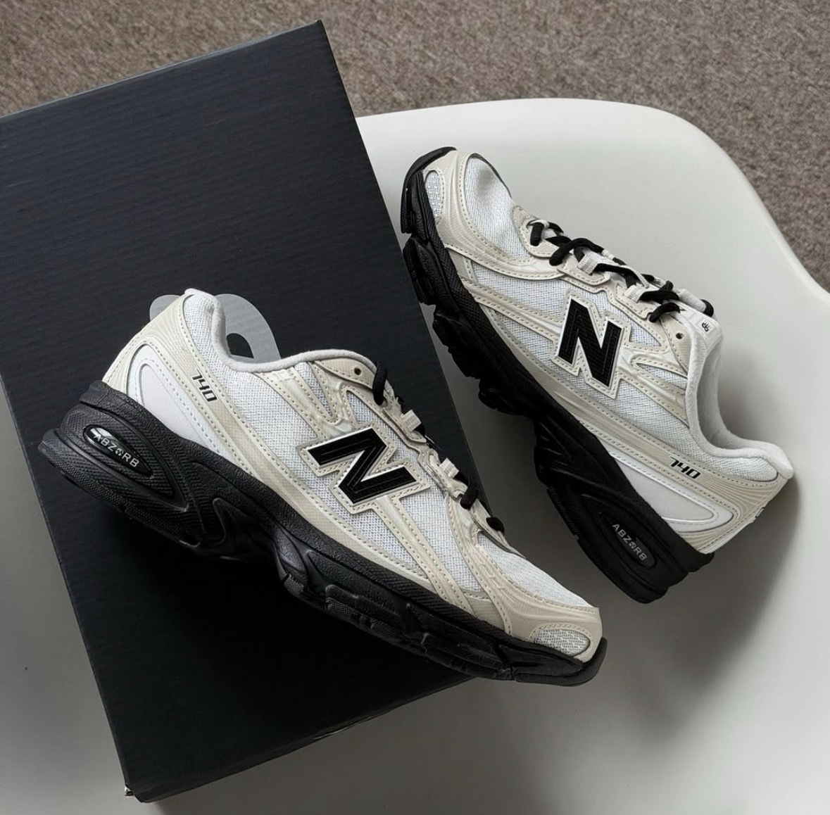 New Balance 740 燕麥芝麻 米白色 杏色 黑白 復古 慢跑鞋 老爹鞋 男女款 U7404OO/預購