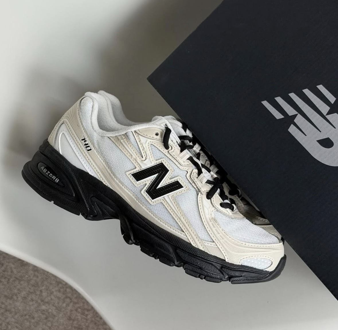 New Balance 740 燕麥芝麻 米白色 杏色 黑白 復古 慢跑鞋 老爹鞋 男女款 U7404OO/預購