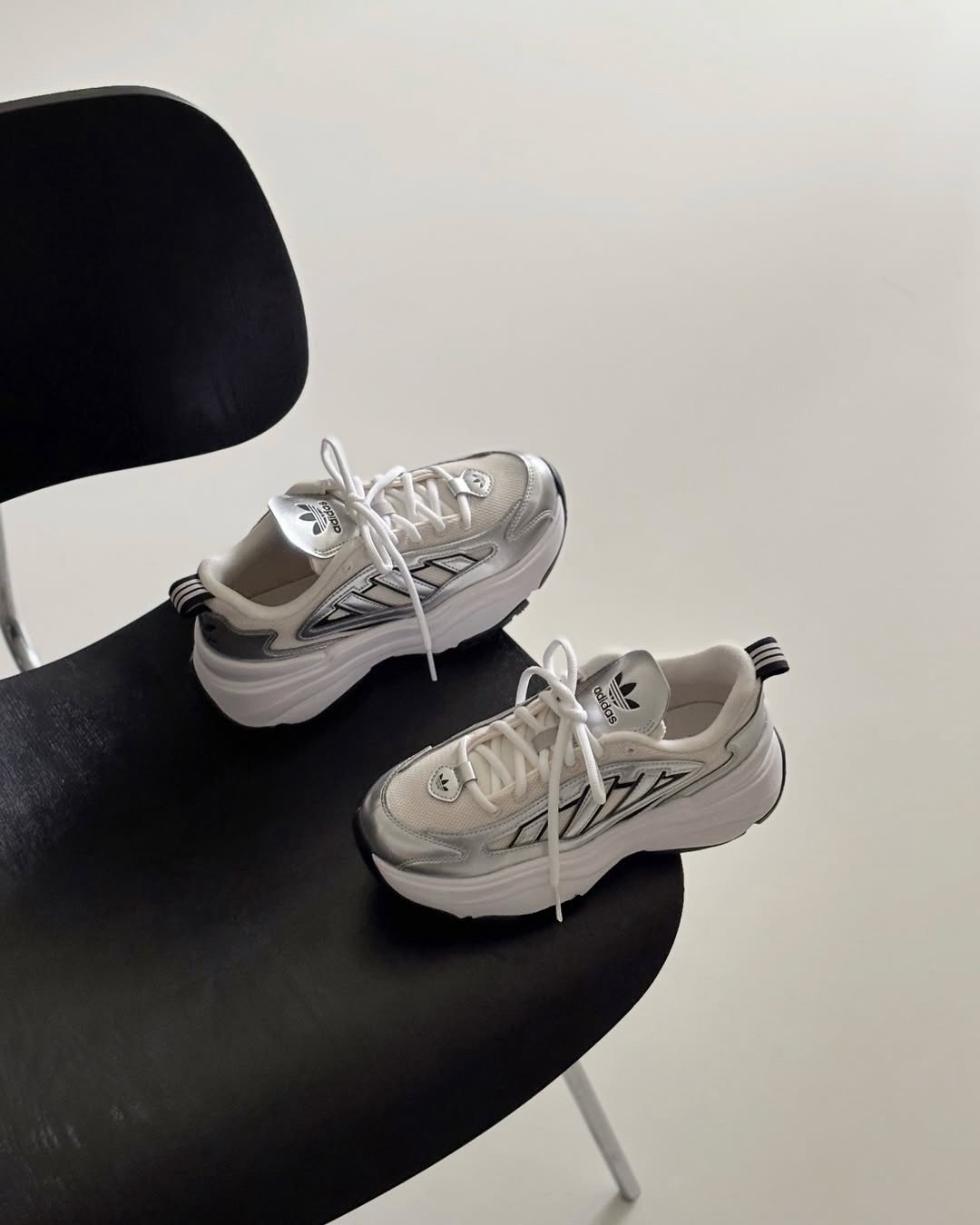 Adidas Originals Ozgaia 液態銀 白銀 黑色 白色 武士 厚底 復古鞋 KK2747