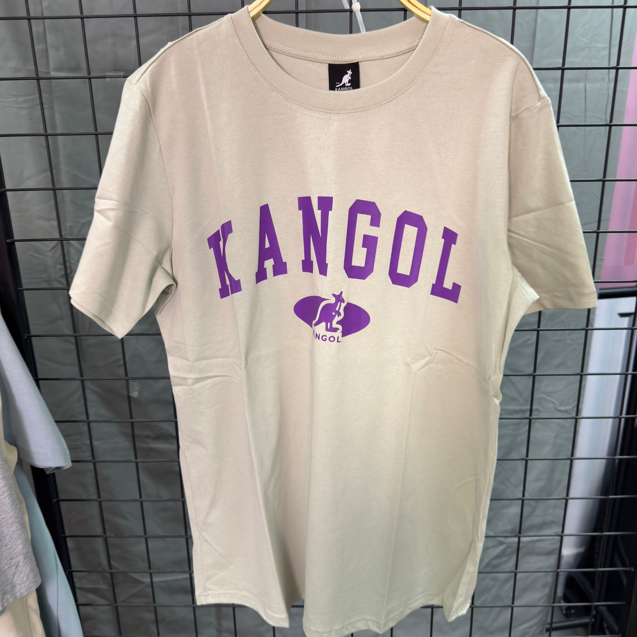 HKCG0511-018 Kangol ARC 粗字logo中間袋鼠標Tee(65256001) 淺綠 (A18M-XL)