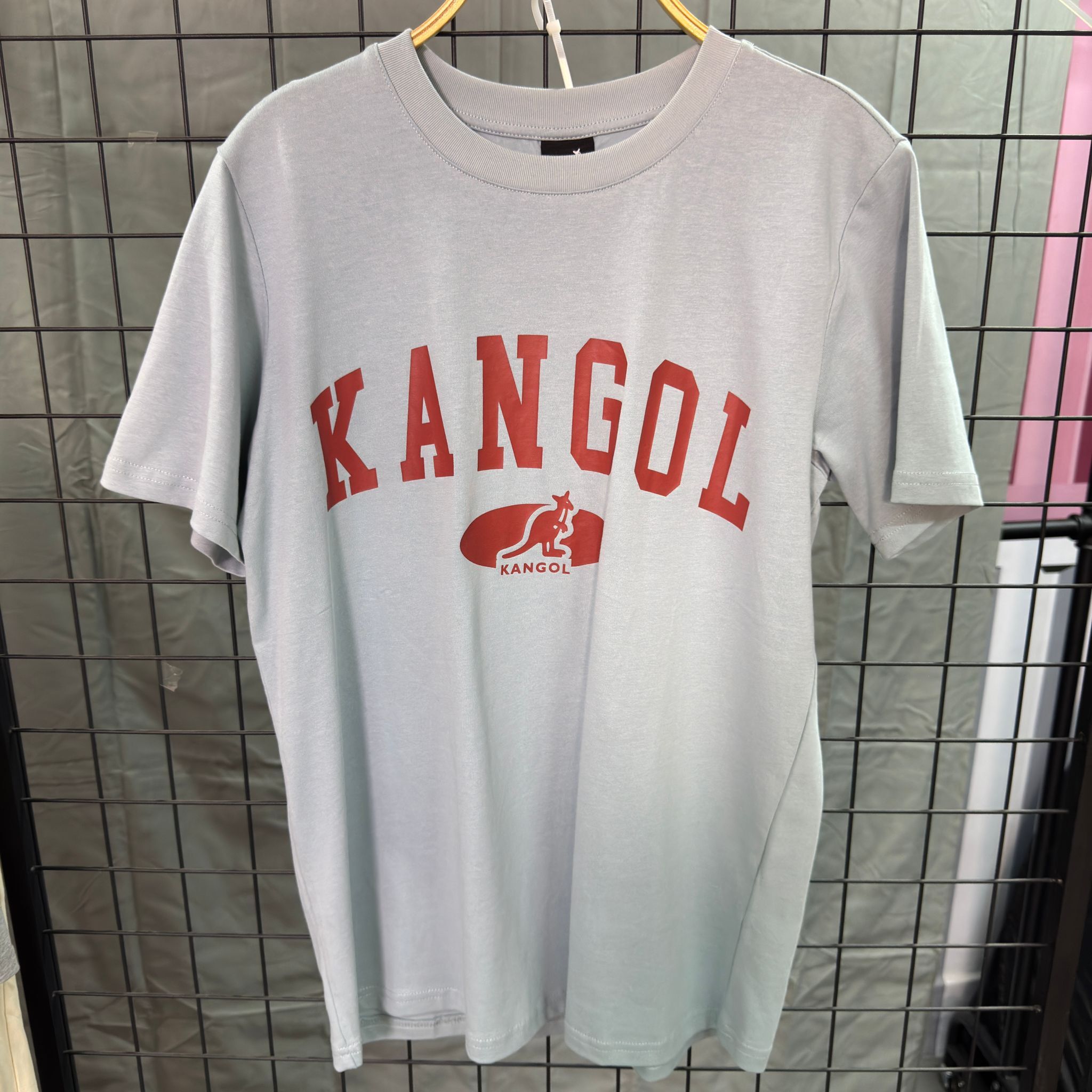 HKCG0511-019 Kangol ARC 粗字logo中間袋鼠標Tee(65256001) 淺藍 (A19S-XL)