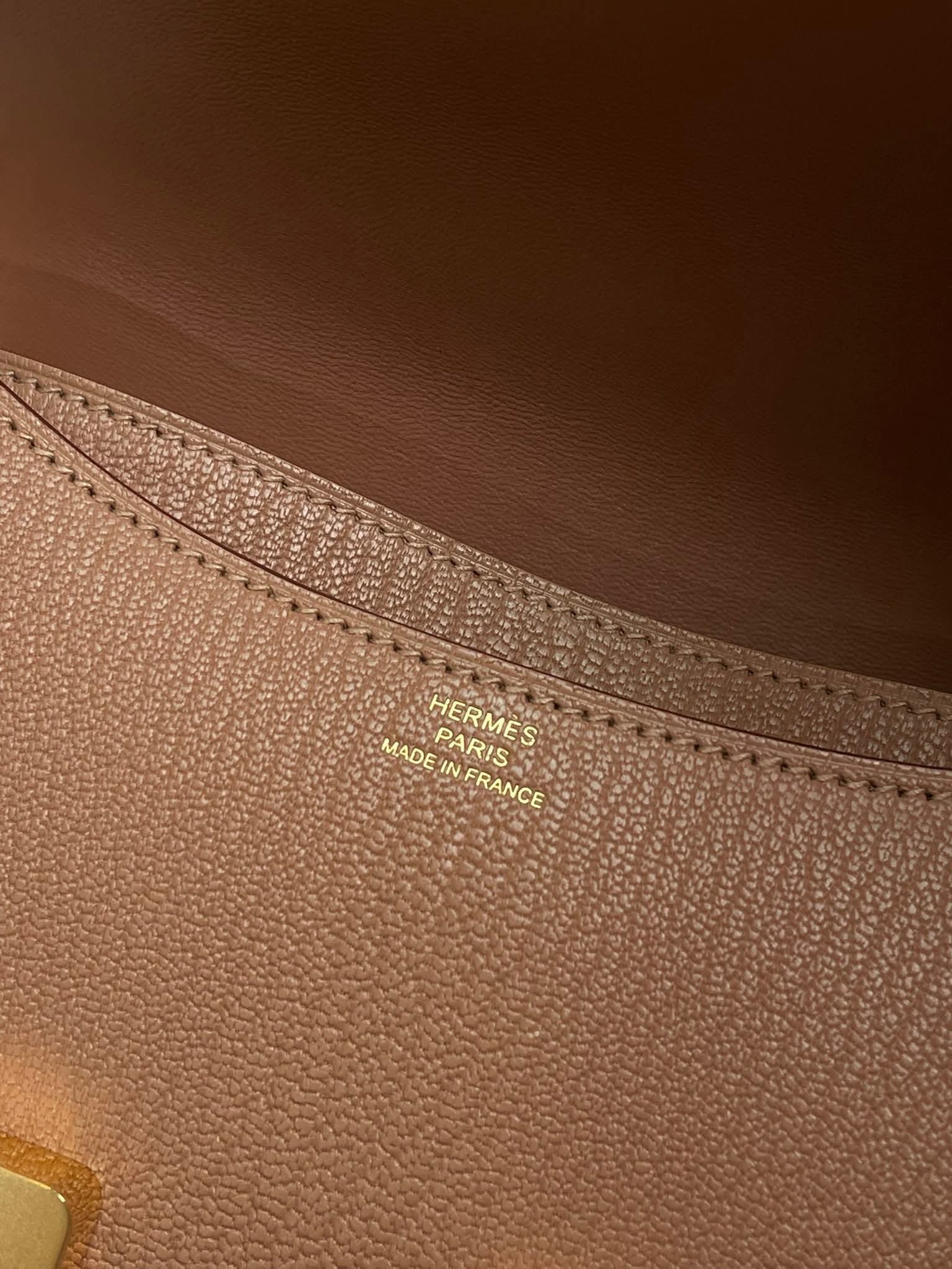 Hermès Constance Mini Chèvre Mysore Leather Quebracho 2J GHW  HK$8x,xxx 詳情請PM我哋 (HK$2,000 訂金)