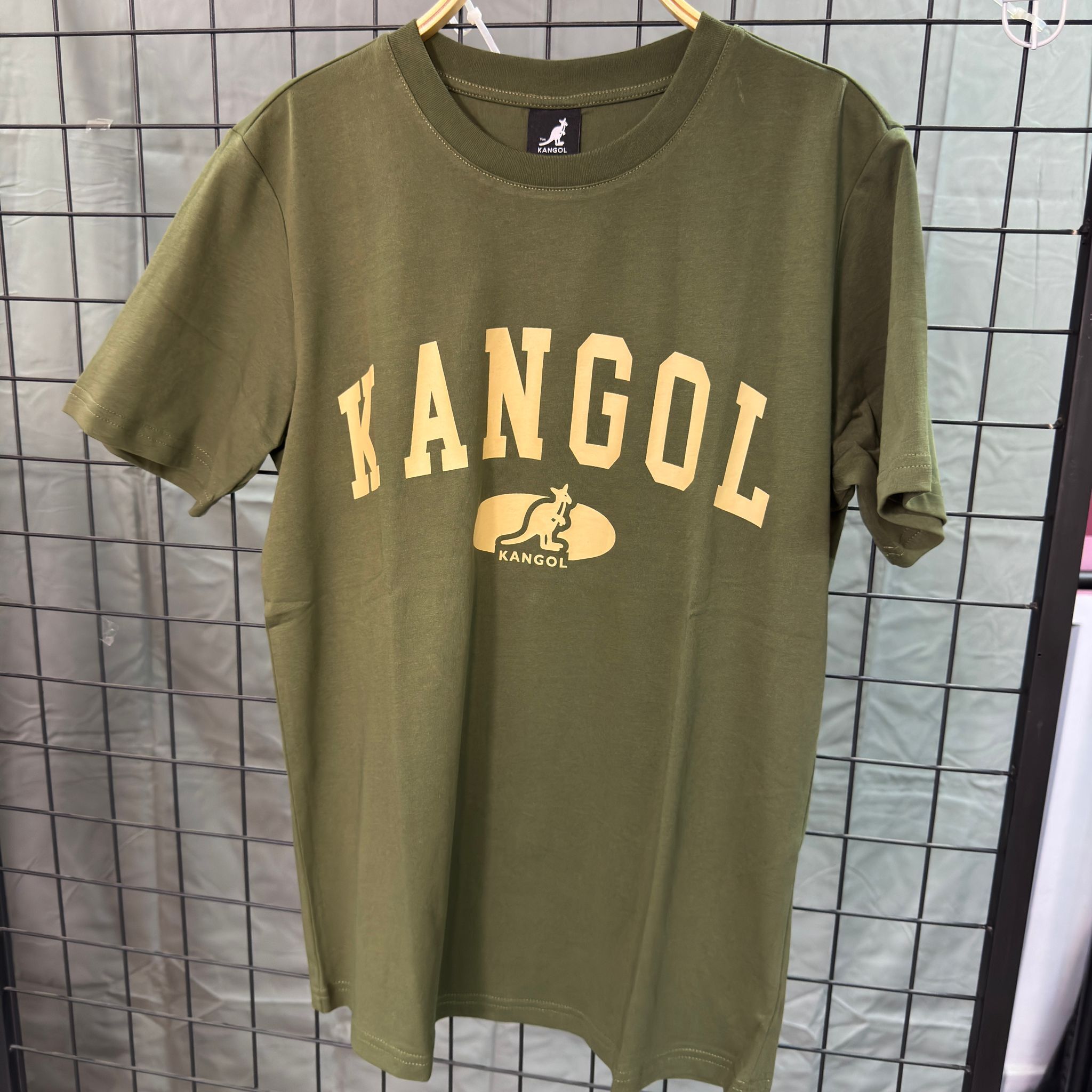 HKCG0511-015 Kangol ARC 粗字logo中間袋鼠標Tee(65256001) 中綠 (A15S-L)