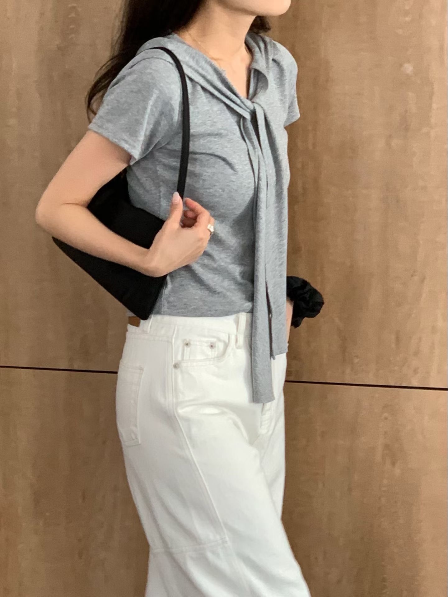 Spliced shoulder layered tee