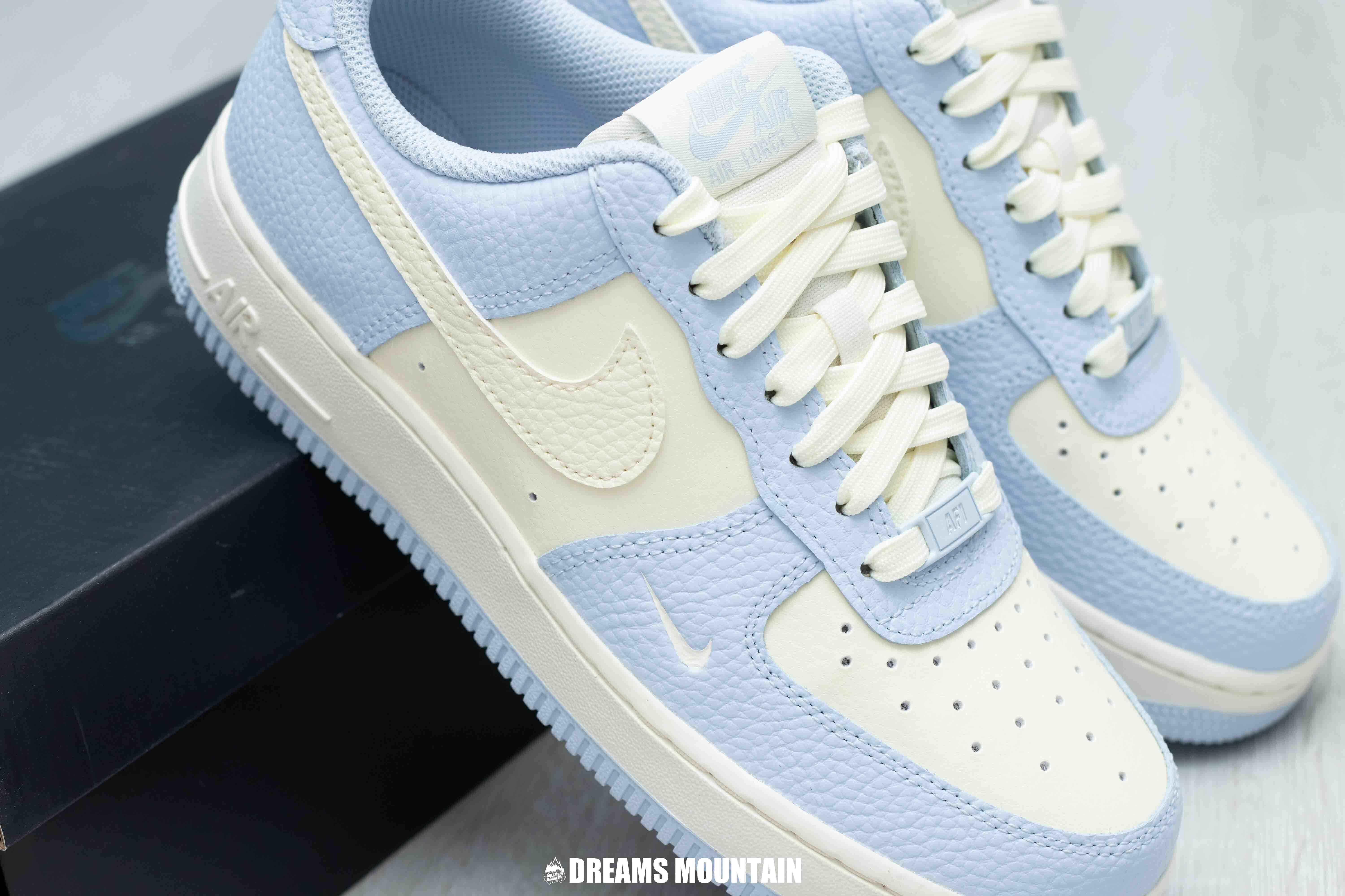 【預訂】 NIKE AIR FORCE 1 奶油白霧藍-WOMEN