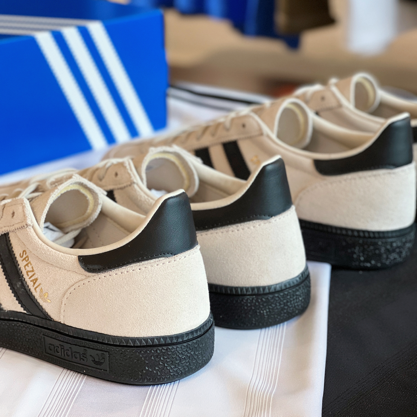 ADIDAS HANDBALL SPEZIAL OREO牛奶 [限時勁減!!]