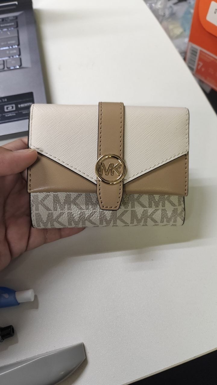[S] MICHAEL KORS LIGHT CREAM MULTI 35R6GGRE6B GREENWICH MD ENV TRIFOLD, 199125031225 (SMK1444)