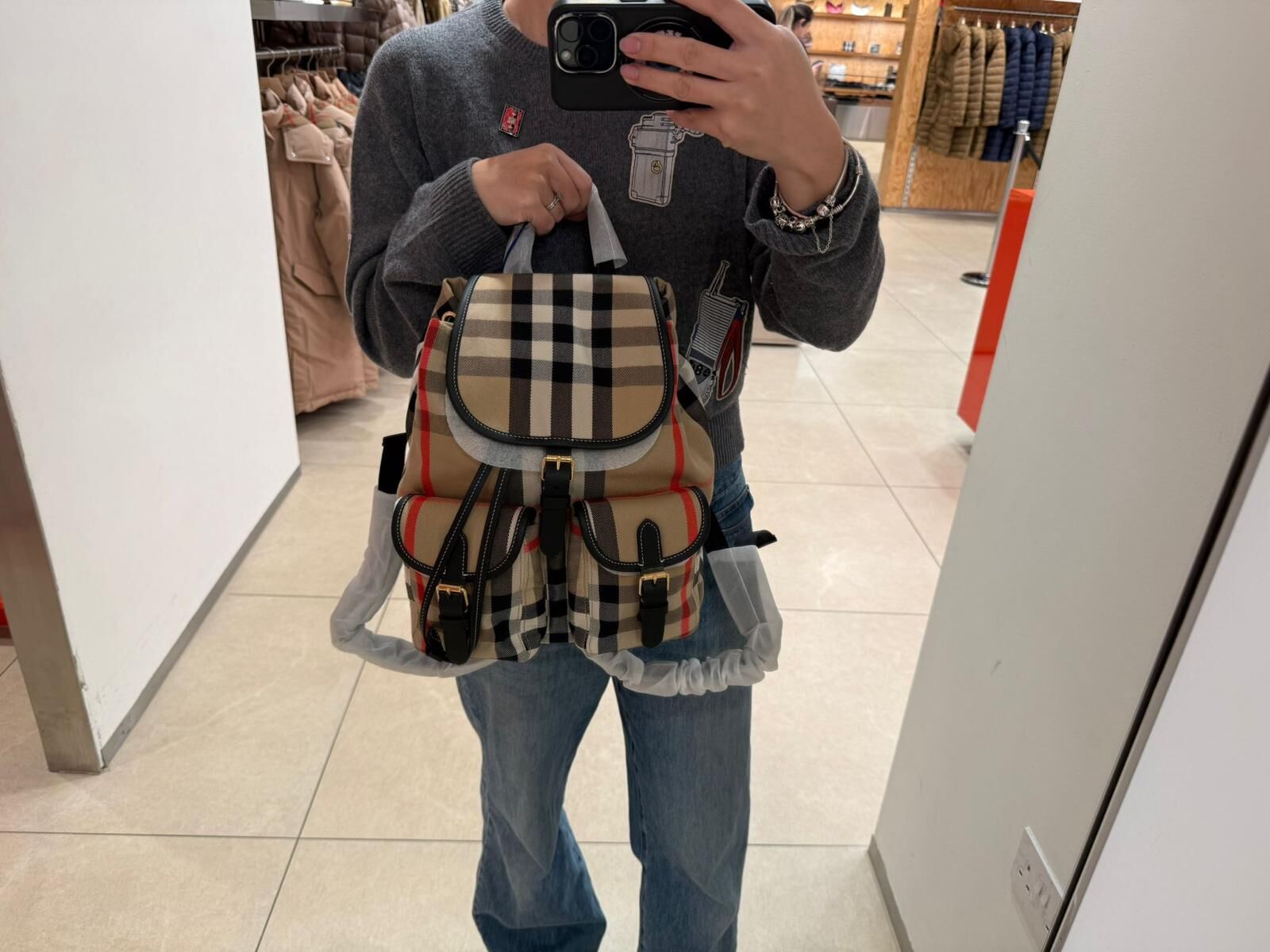 LYS01736 Burberry 經典格紋背囊