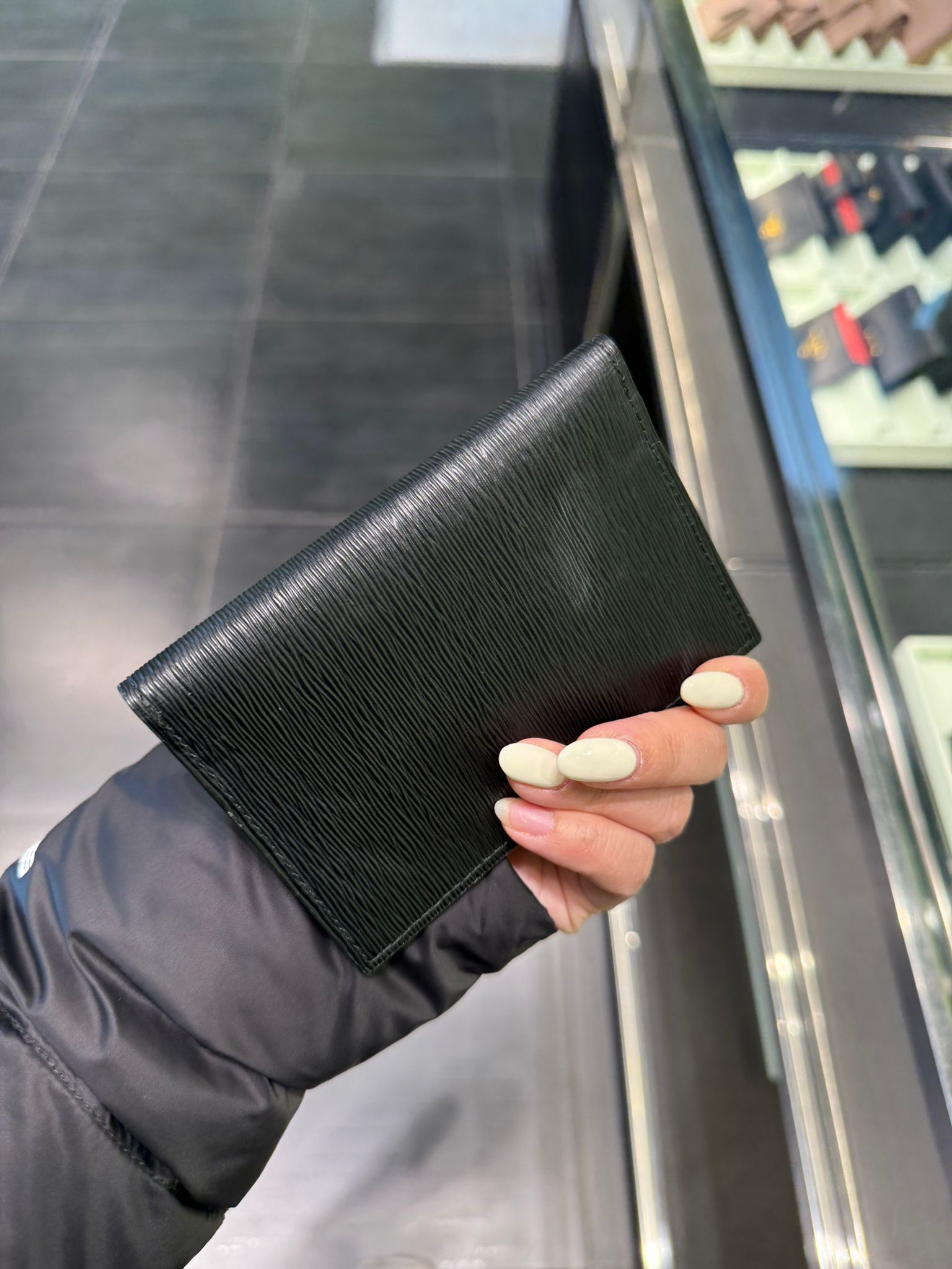 LYS01737 PRADA 三角LOGO前翻蓋黑色大散銀包 1MF027
