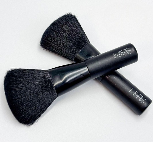 Nars 黑色化妝掃(H5 PB24)