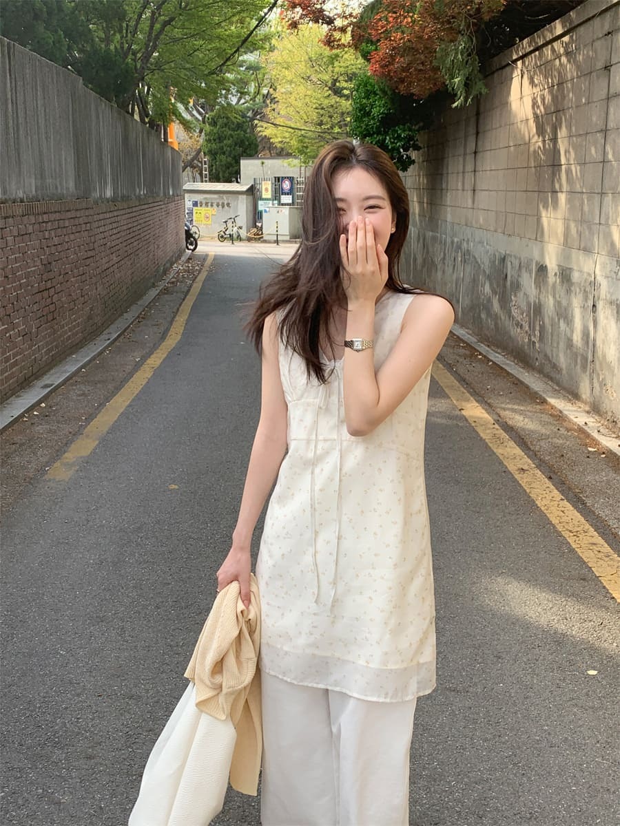韓國Cherrykoko授權 奶油小花V領綁帶透感迷你連身裙