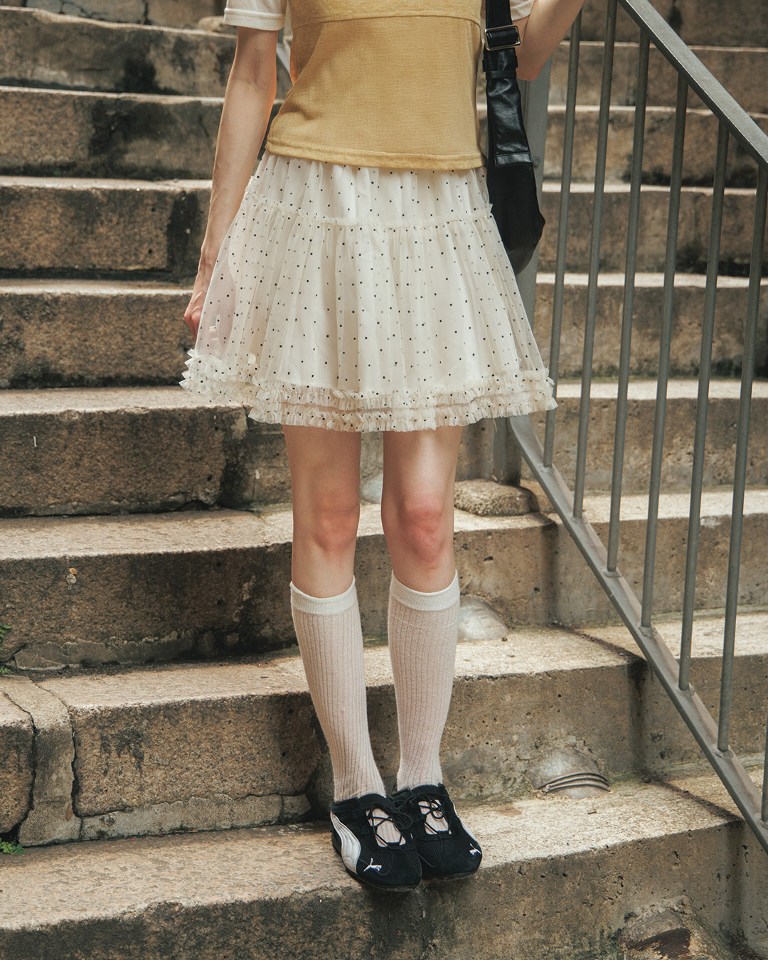 Polka dot ruffled mesh mini skirt, available in two colors.【03010950】in stock+pre-order